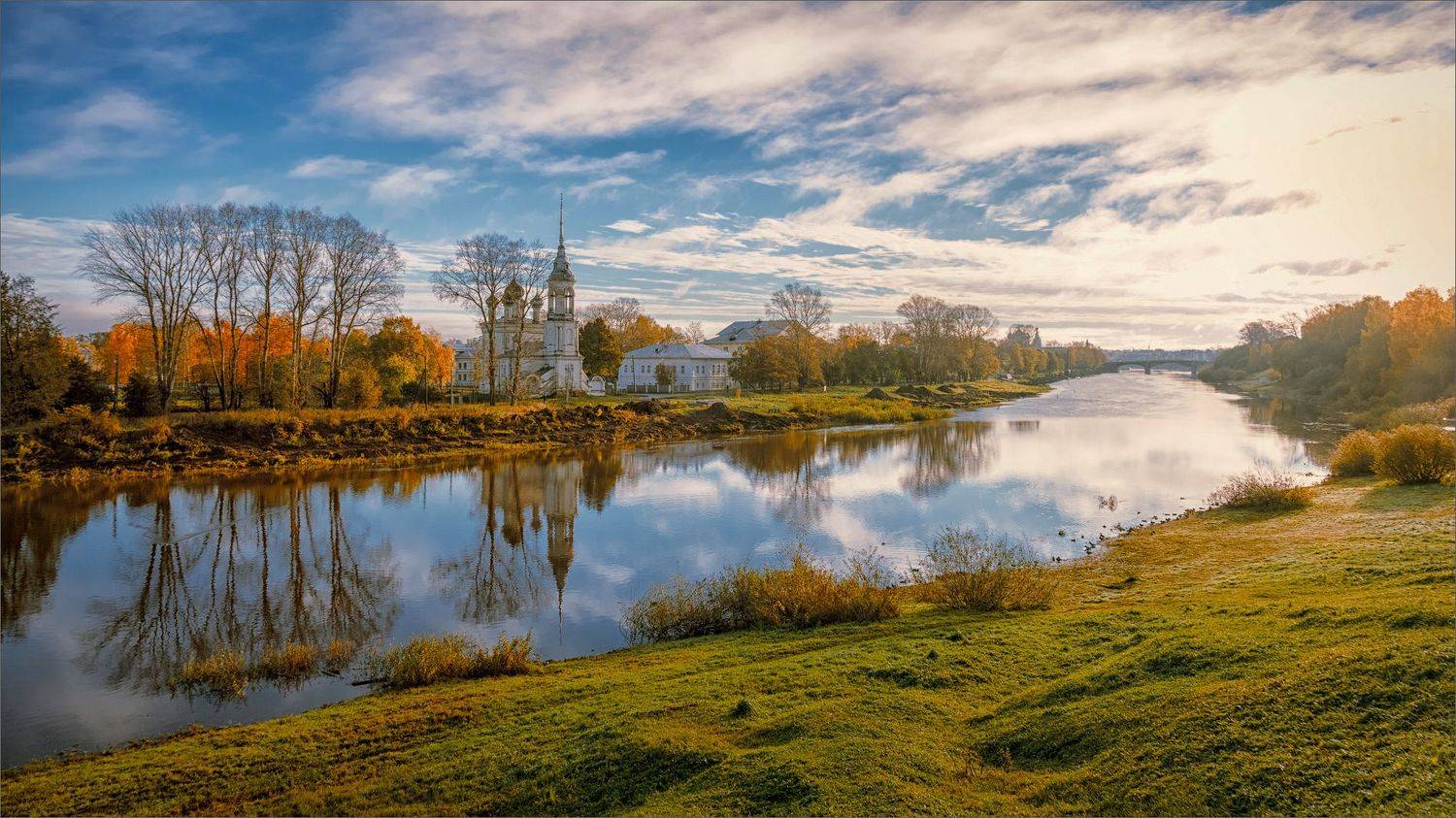 пейзаж, архитектура, осень, отражение, город, река, свет, цвет, александр никитинский, Никитинский Александр