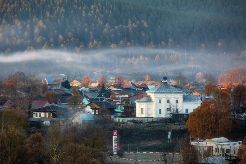 Осень в провинциальном городке фото превью