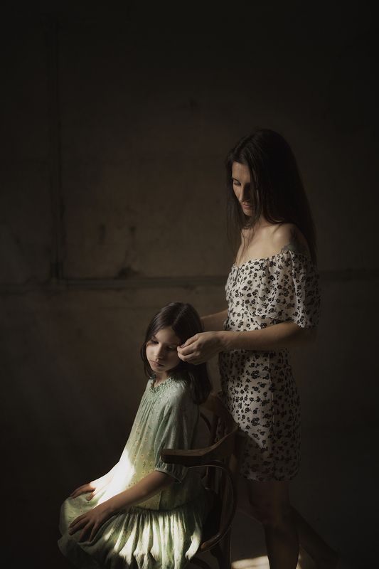Mother and daughter фото превью