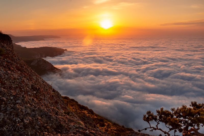 пейзаж, облака, природа, горы, Россия, Крым, Демерджи, природа России, nature, landscape, Russia, рассвет, восход, clouds, dawn,sunrise, над облаками Рассвет над мягким морем фото превью