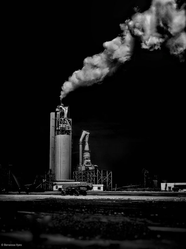 black and white, dust, work, smok, man, monochrome, shadow, darkness, facture, cement factory Pollution air фото превью