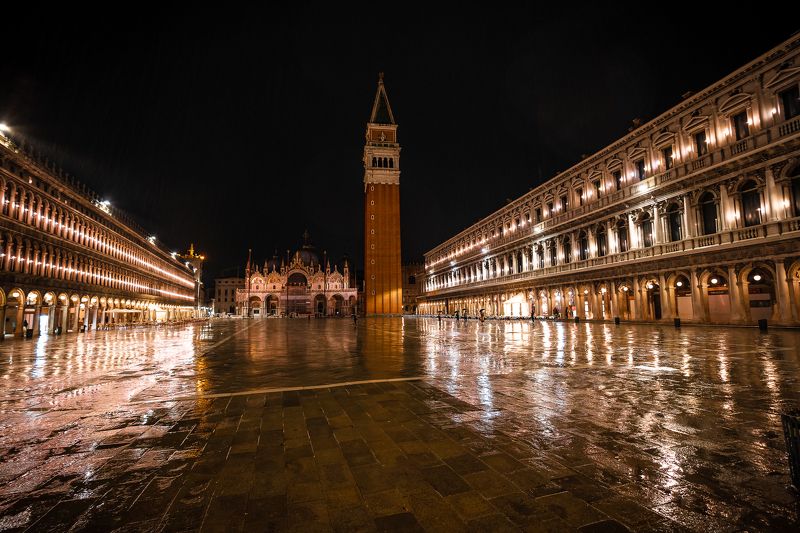 Сан Марко ночью после дождя. Венеция. Италия фото превью