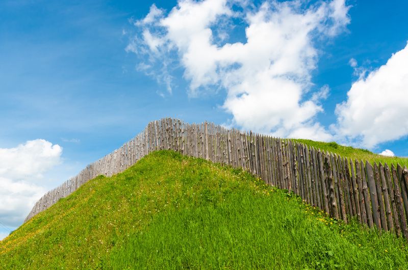 Стены кремля в г. Торжок фото превью