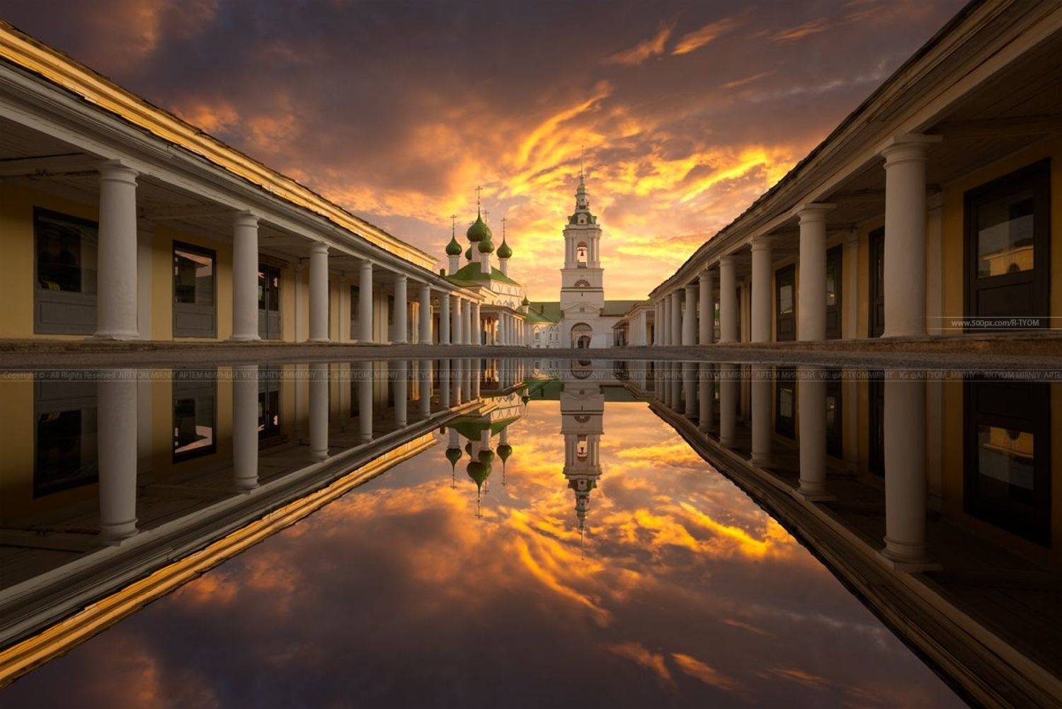 книга владыка моря, торговые ряды, россия, площадь, красные ряды, кострома, артем мирный, russia, kostroma, artyom mirniy, art, фотохудожник, photoartist, Мирный Артём