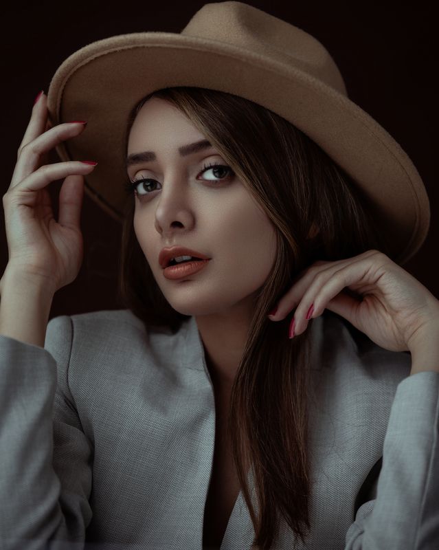 fashion, fashionphotography, woman, studio, studioshot, hat Sheida фото превью