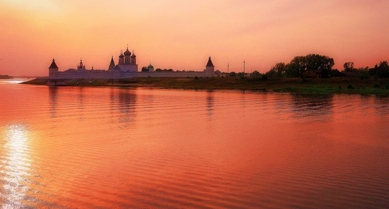 свято-троицкий макарьевский желтоводский женский монастырь , нижегородская область, макарьев Макарьевский закат фото превью