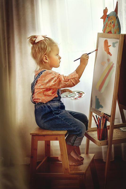 маленькая художница фото превью