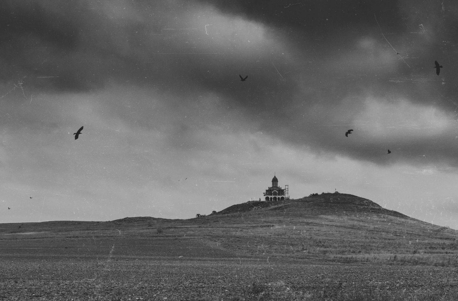 пейзаж, черно-белое фото, храм, даль, холмы, атмосфера, керченский полуостров, керчь, крым, россия, анатолий щербак, Анатолий Щербак