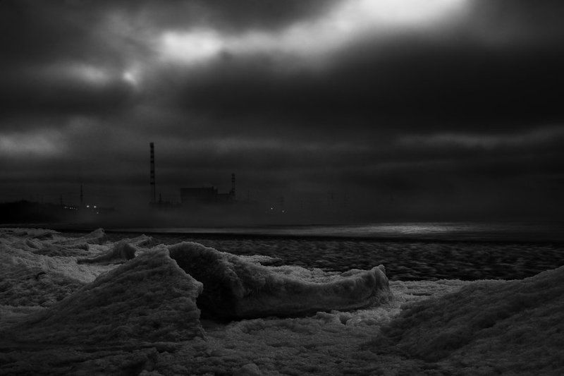 Январь. Лёд. Балтика. Вечер. фото превью