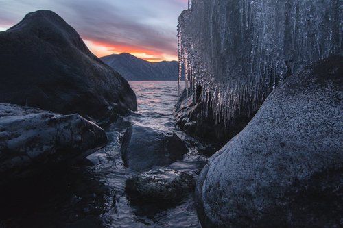 Льды Телецкого озера.