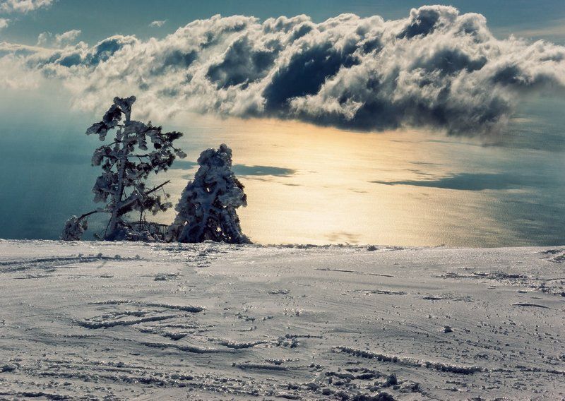 Вдвоём на самом  краешке земли... фото превью