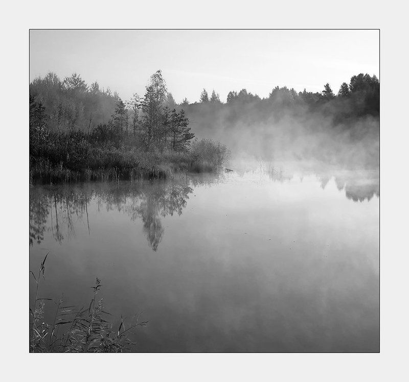 Плыл утренний туман едва касаясь неба отраженья... фото превью