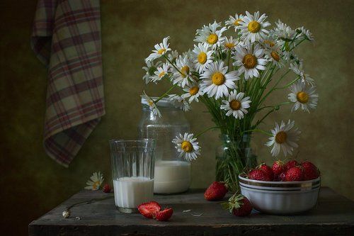 С ромашками и клубникой