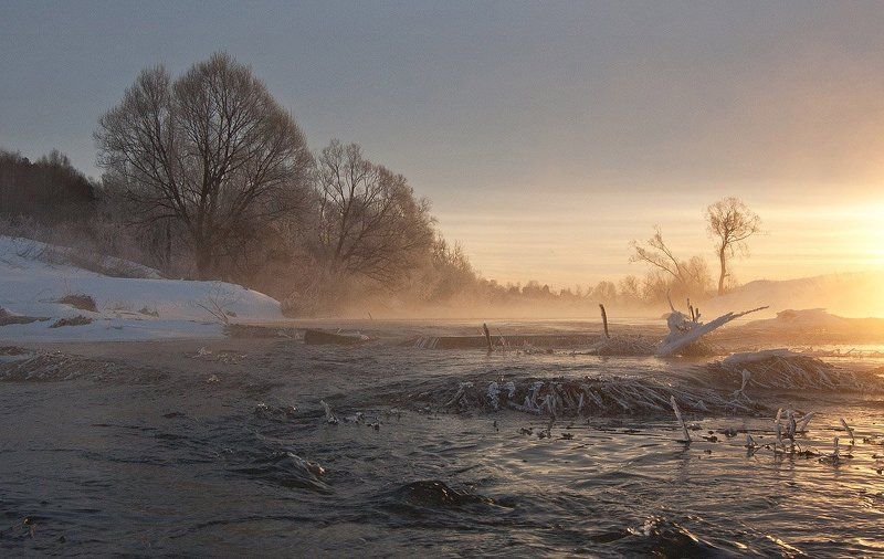 Рассветно перекатное речное фото превью