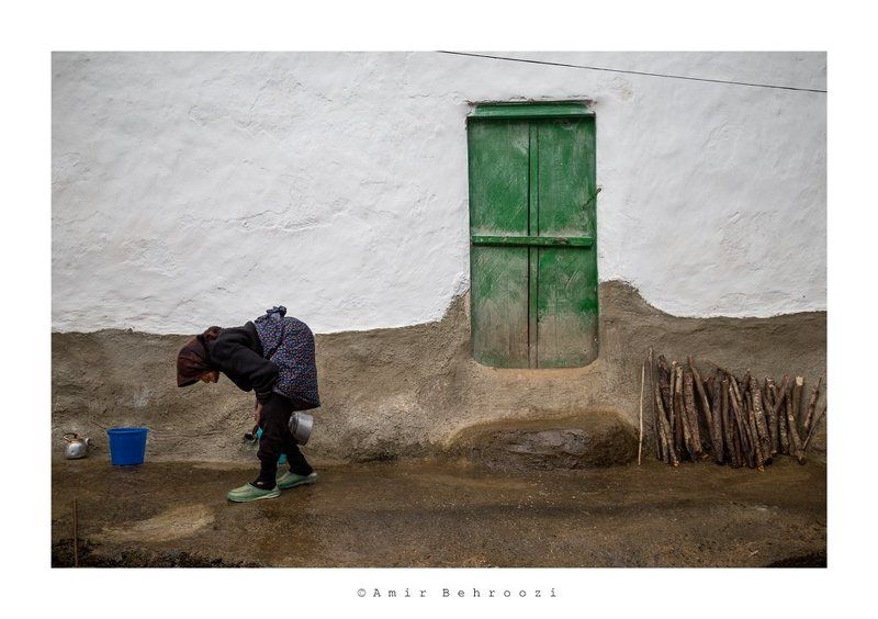 ALONE фото превью