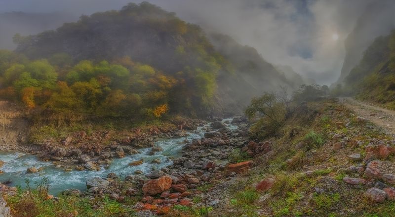 Туман, река, дорога фото превью