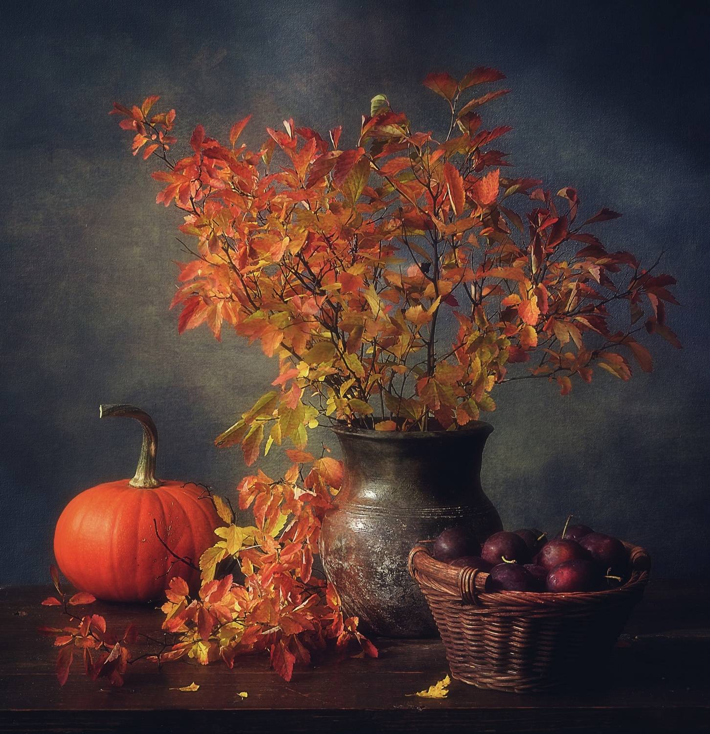 натюрморт,осень,листья,сливы,тыква, Наталия К