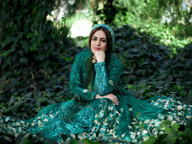 Qashqai woman фото превью