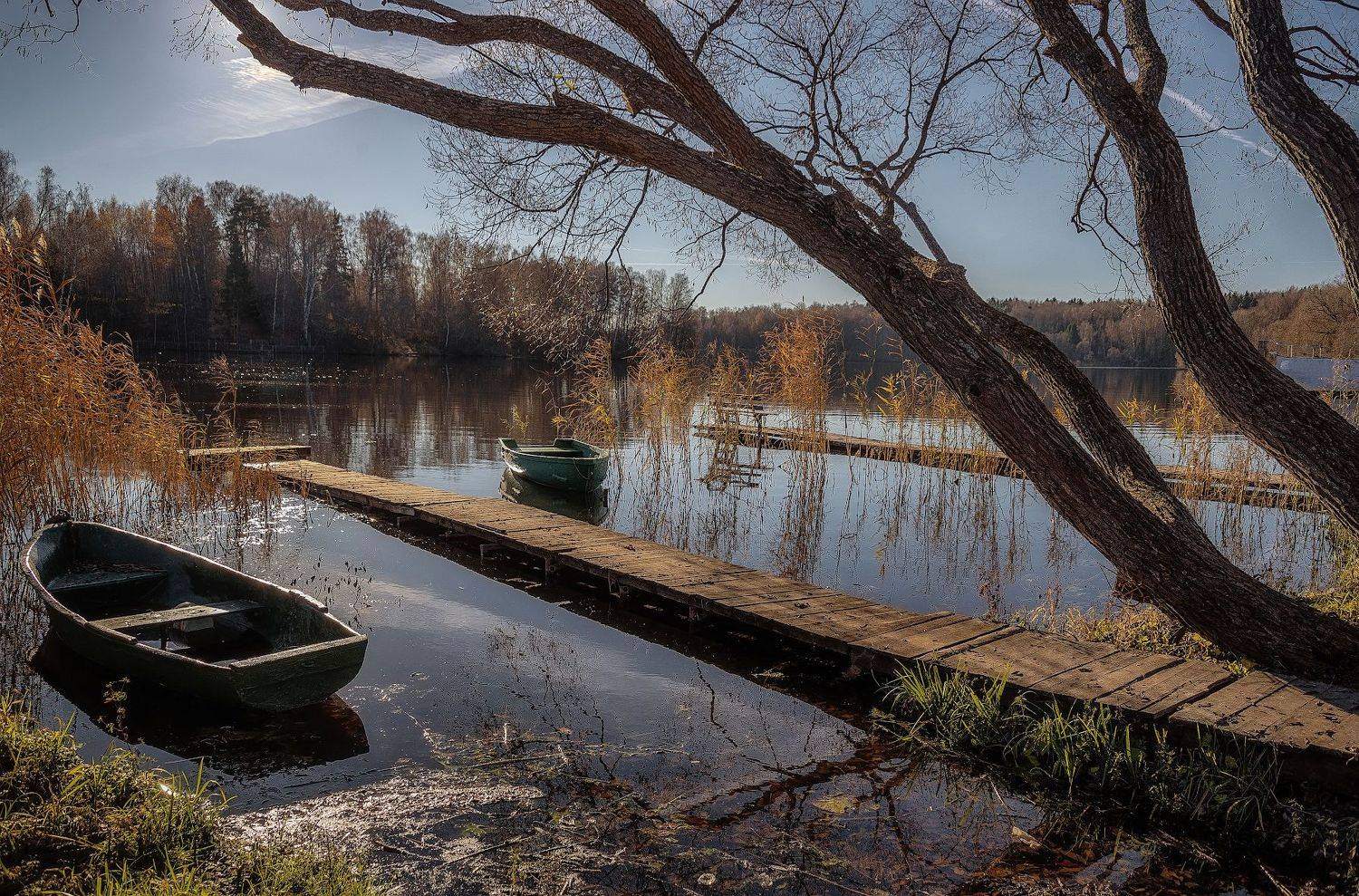 Осень, озеро, лодки, пирс, штиль, Сергей Аникин