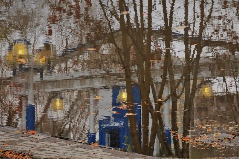 отражение,фонари,осень,новосибирск Фонари фото превью