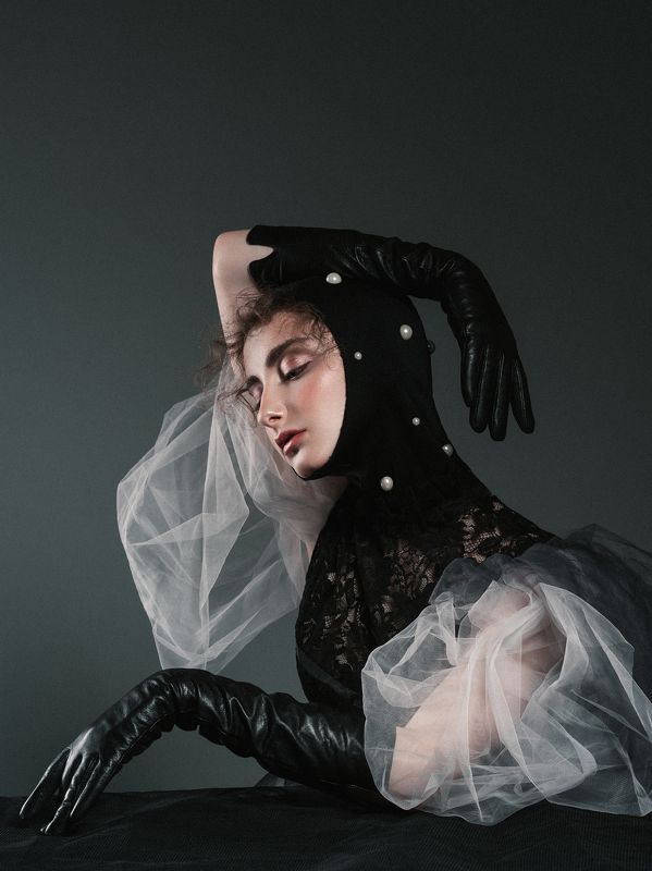 портрет Black Moon фото превью