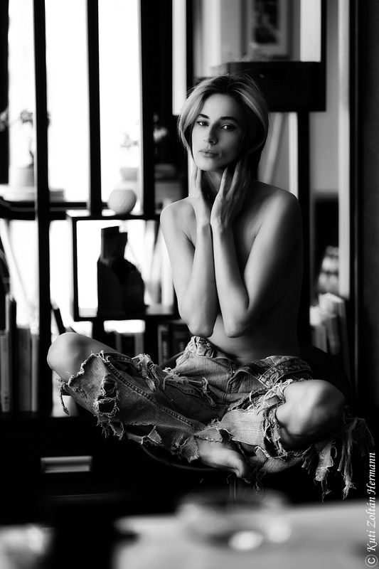 gorgeous, nude art, artistic, black and white, young, woman, lovely, stunning, sensual Home alone II. фото превью