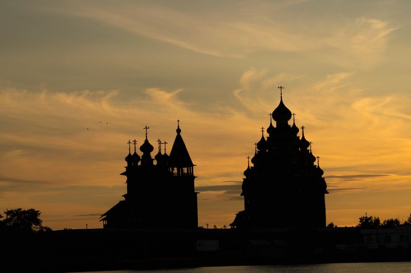 Кижи в вечернем свете фото превью