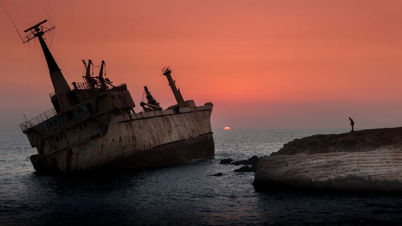shipwreck, sea, catastrophe, cyprus, edro, landscape Shipwreck and the Oldman фото превью