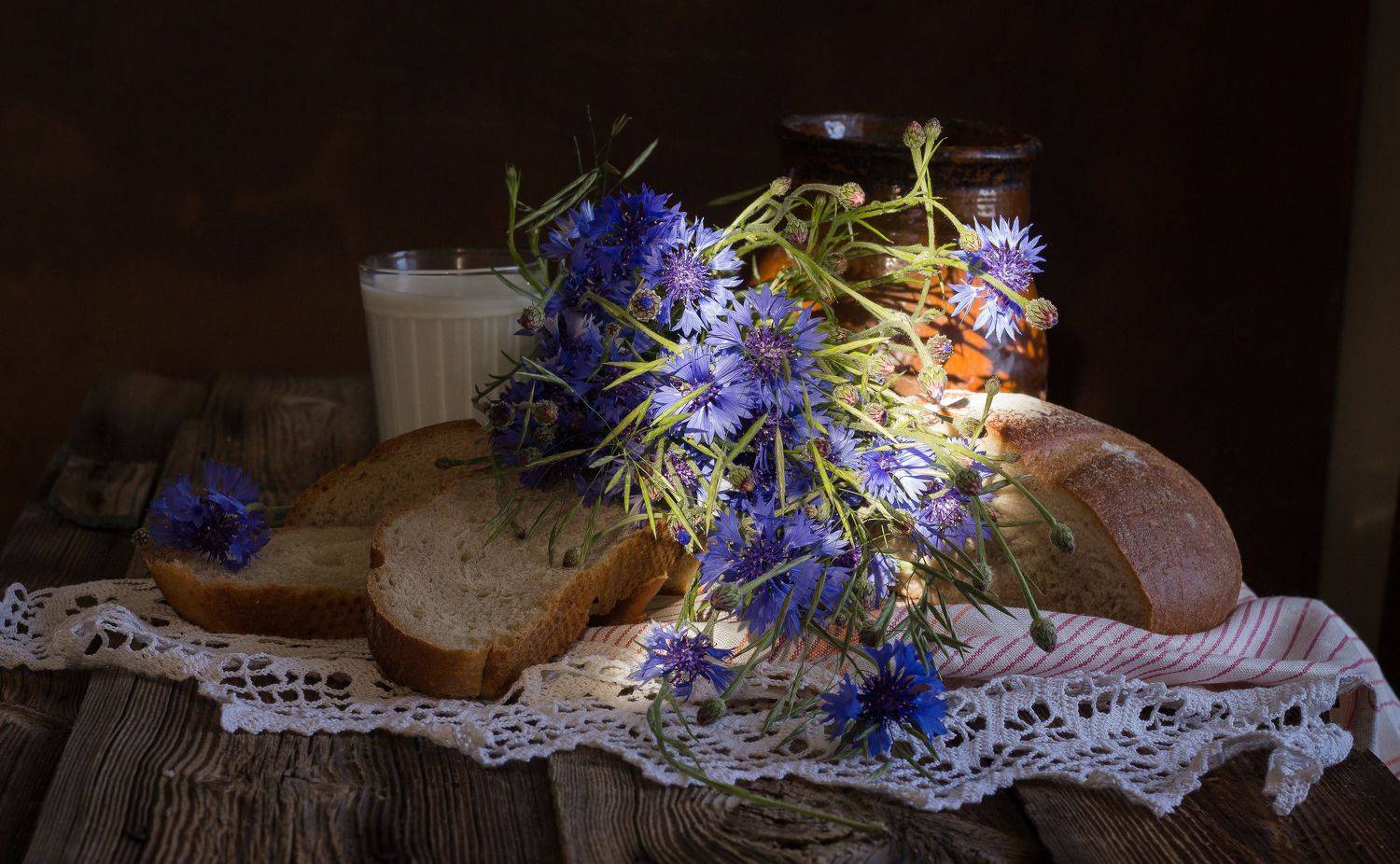 васильки, молоко, хлеб, кринка, Хвойнова Елена