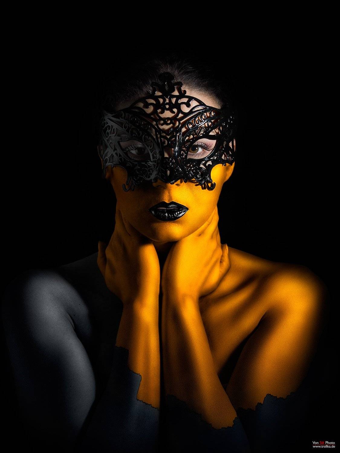 Girl, gold, mask, black, hustler, Von Sel
