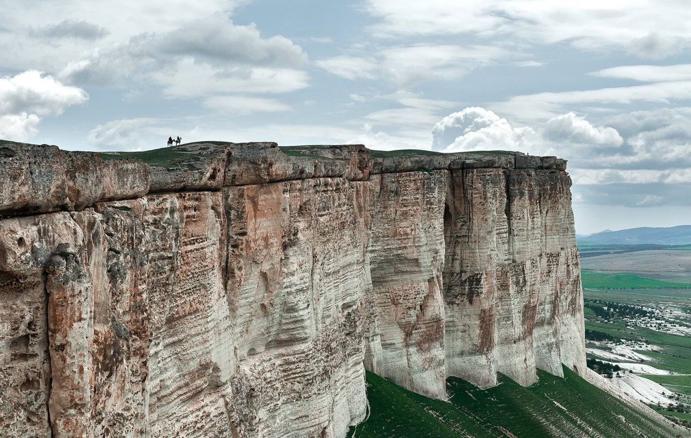 , Олег Логунов