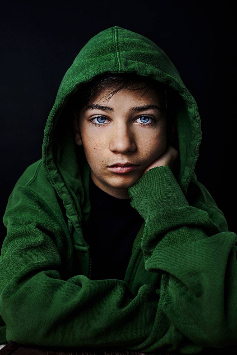 , Антон Леонов