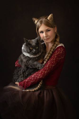 Девушка с котом
