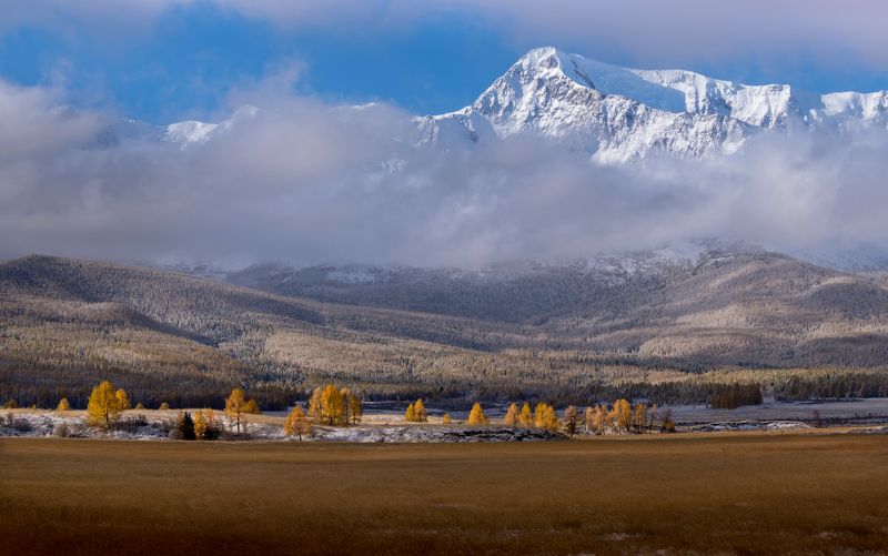 алтай, нд, северо-чуйский хребет, фототур на алтай, осень на алтае, республика алтай, золотой алтай нд, золотой алтай, осень, что такое осень? Сквозь дымку облаков фото превью