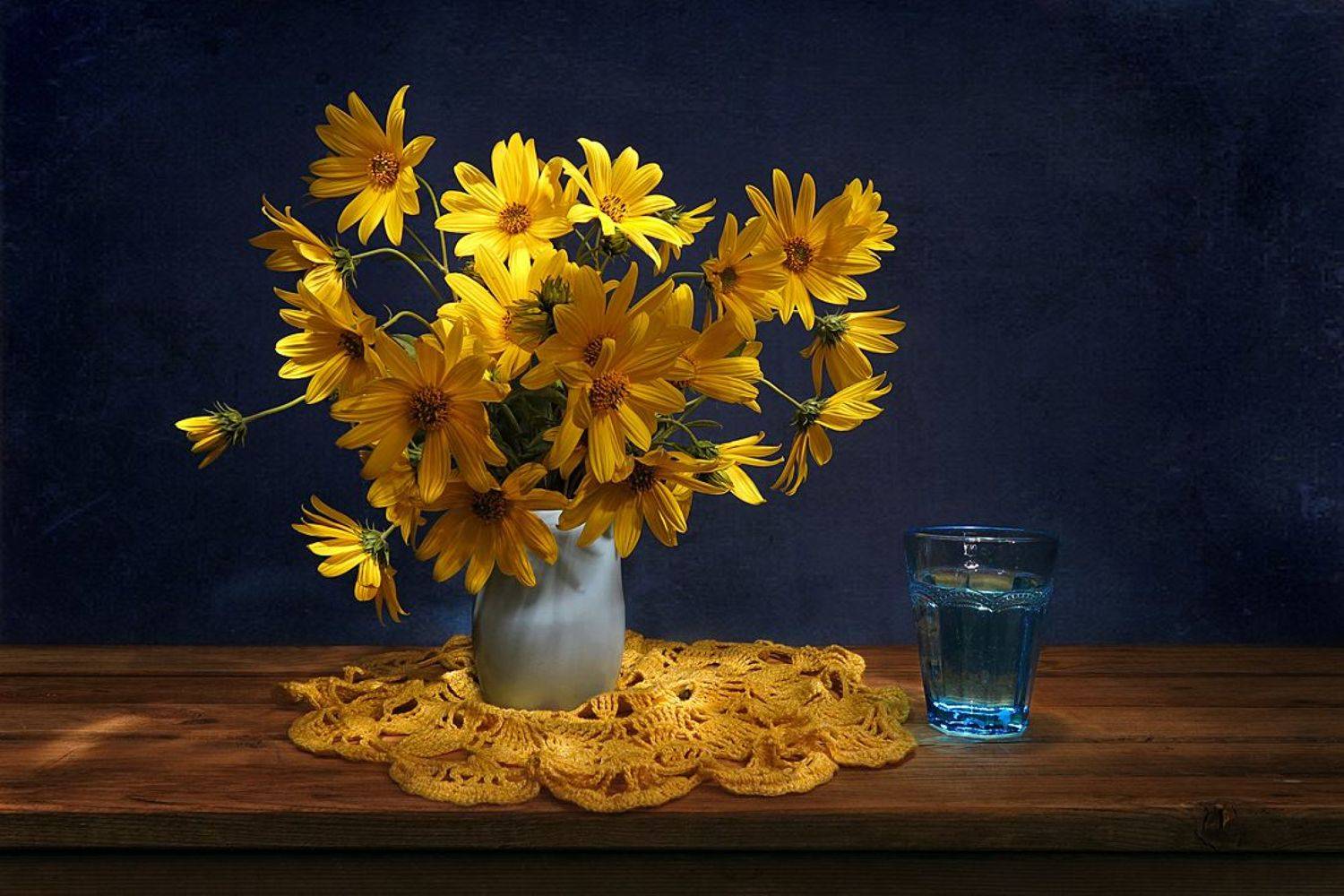 натюрморт,желтые цветы,стакан,салфетка,ваза, Алла Шевченко