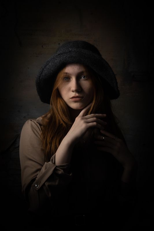 В шляпе фото превью