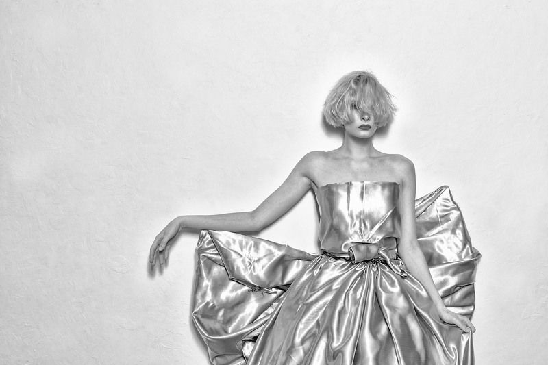 Женский портрет фото превью