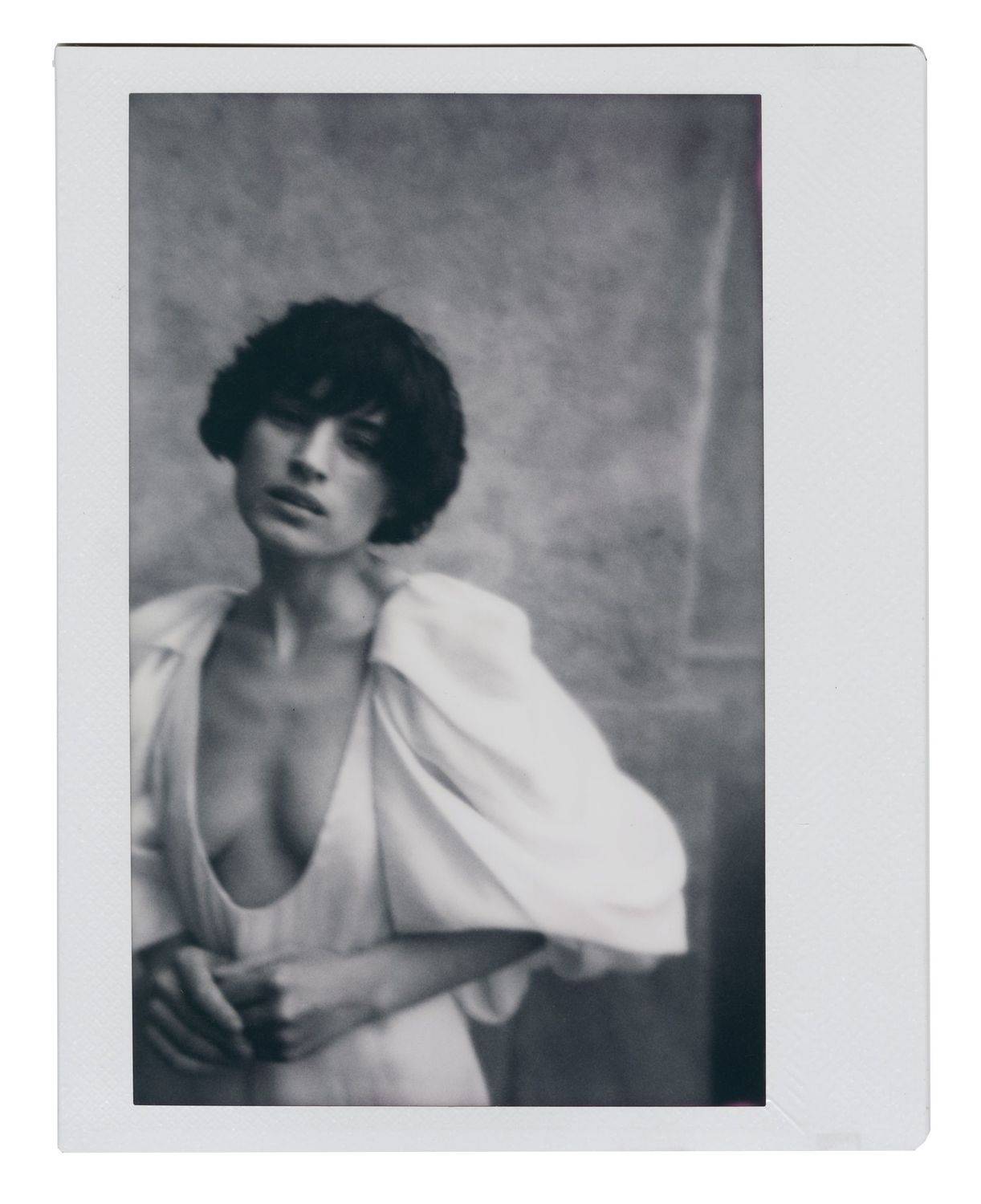 minimal, fashionable, bride, fujifilm, film, analogue, instant film, Radostina Boseva