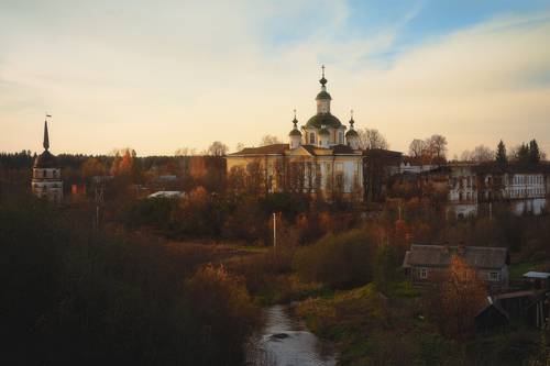 Спасо-Суморин монастырь осенним вечером. Тотьма.