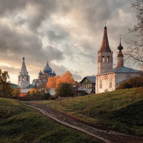 Городок провинциальный...
