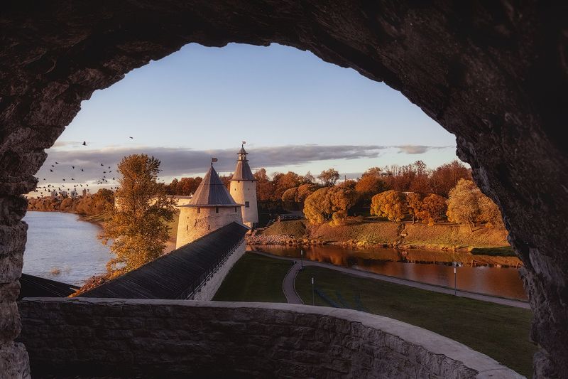 псков, осень, башни, autumn, landscape Снова птицы в стаи собираются...осень в Пскове фото превью