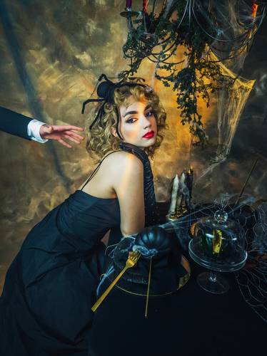 Halloween dating