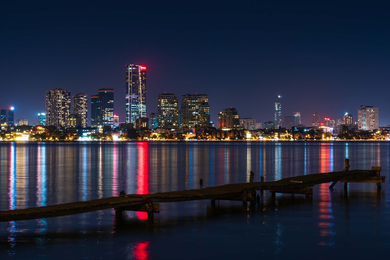 Hanoi city as seen from West Lake фото превью