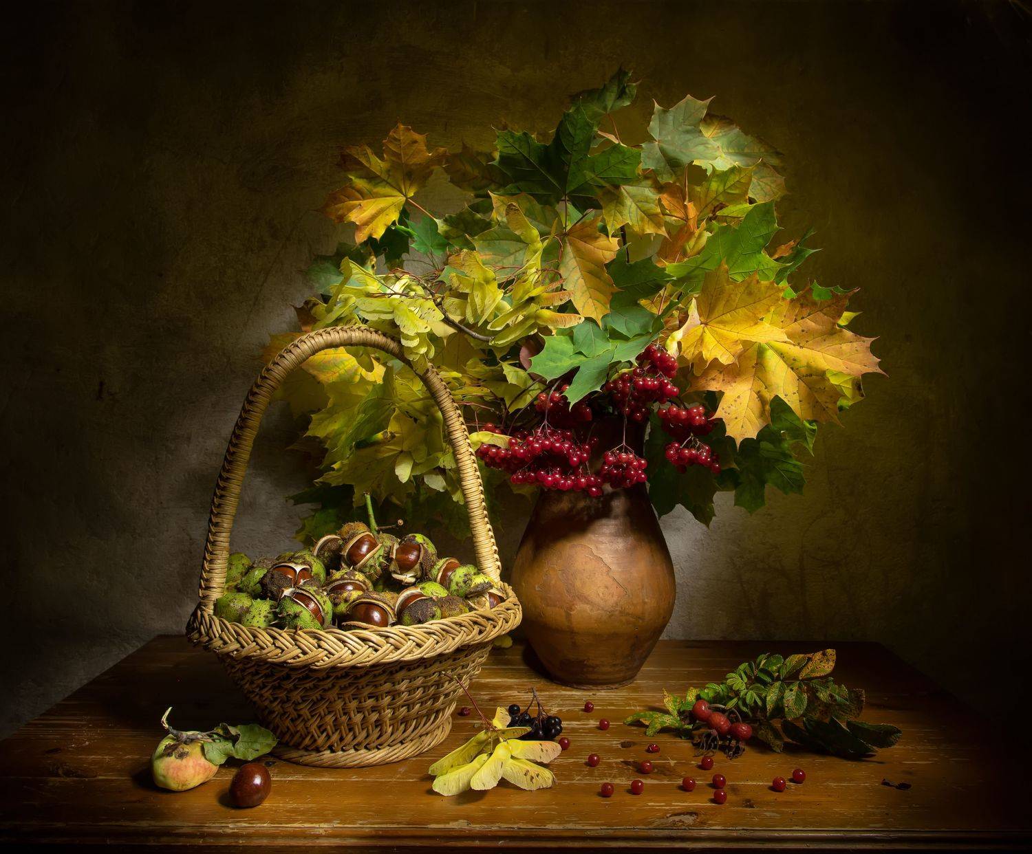 натюрморт, клен, каштаны, калина, яблоко, Феденкова Татьяна