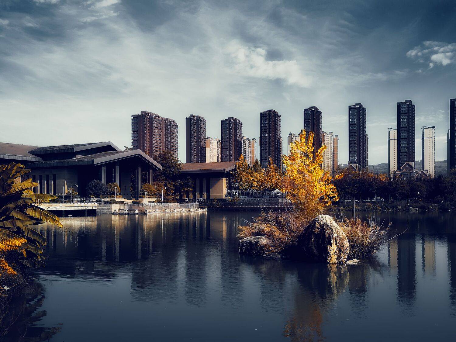 雁鸣湖, 吴 微雨墨烟鸿