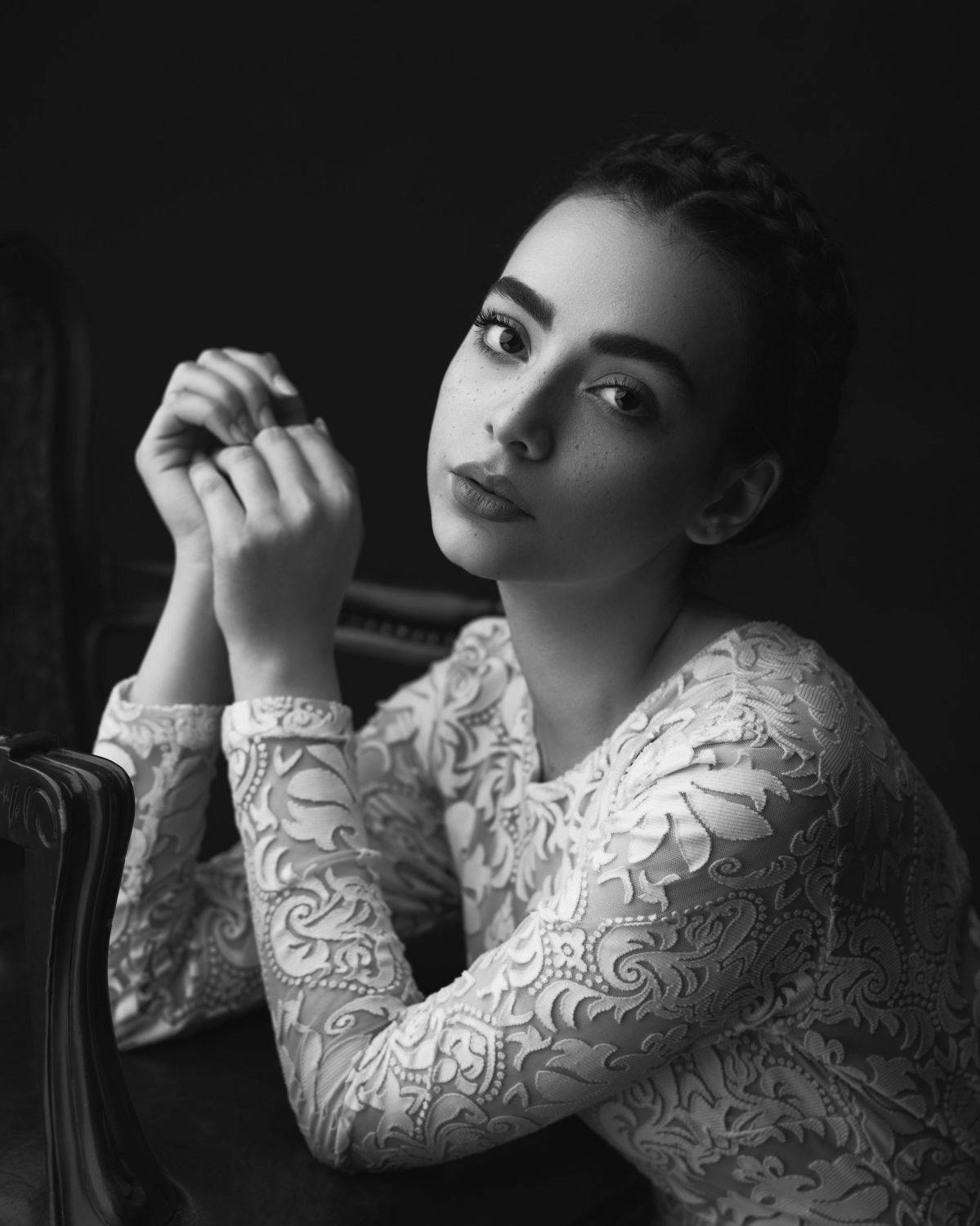 portrait, portraitphotography, woman, femaleportrait, studio, studioshot, blackandwhite, bw, bnw, bnwphotography, Navid Mousavi