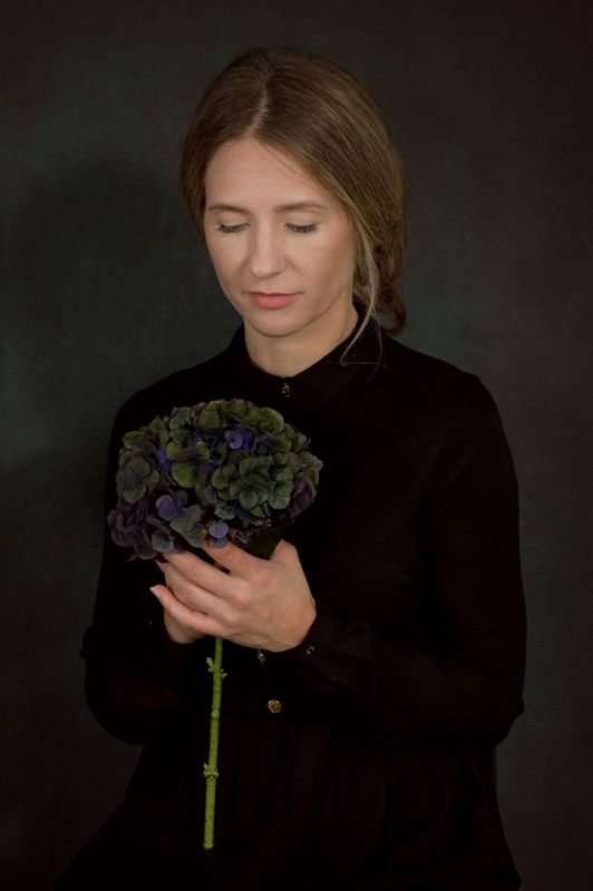 #портрет #женскийпортрет Дама с гортензией фото превью