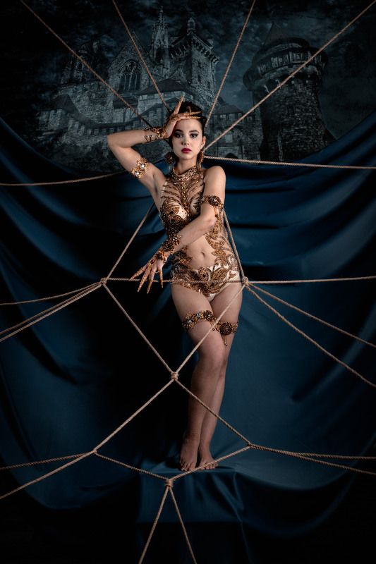 Женский портрет фото превью