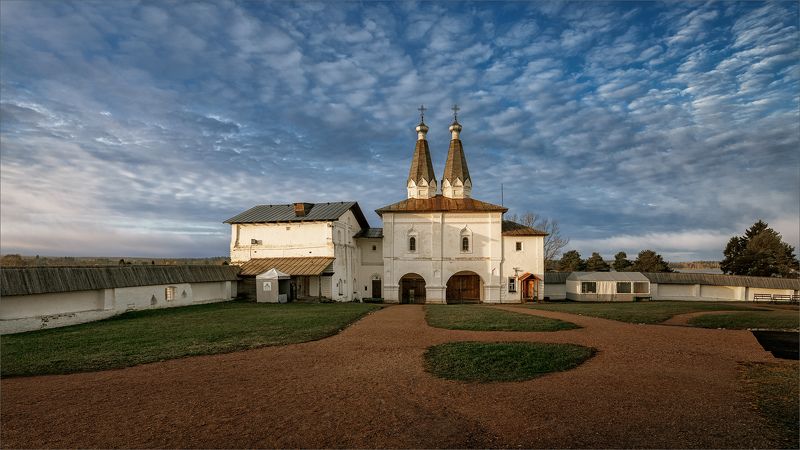 пейзаж, архитектура, монастырь, осень, утро, свет, цвет, александр никитинский Осень, рассвет... фото превью