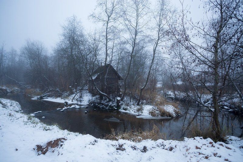 bath, country, fog, old house, river, snow, trees, village, winter, ветки, деревня, деревнясело, деревья, зима, избушка, лесная речка, снег, сруб, старая банька, туман На деревне туман... фото превью
